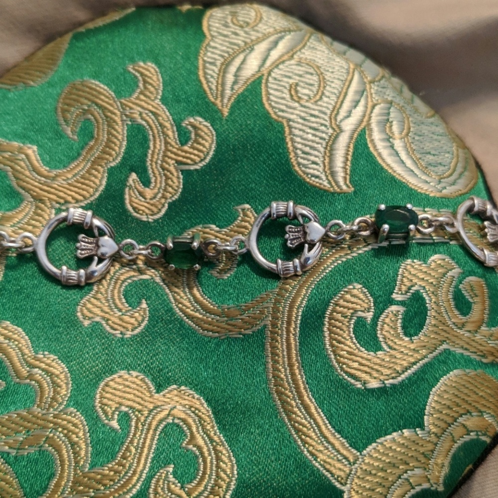 ⚡💯% Sterling & Emerald Claddagh Bracelet